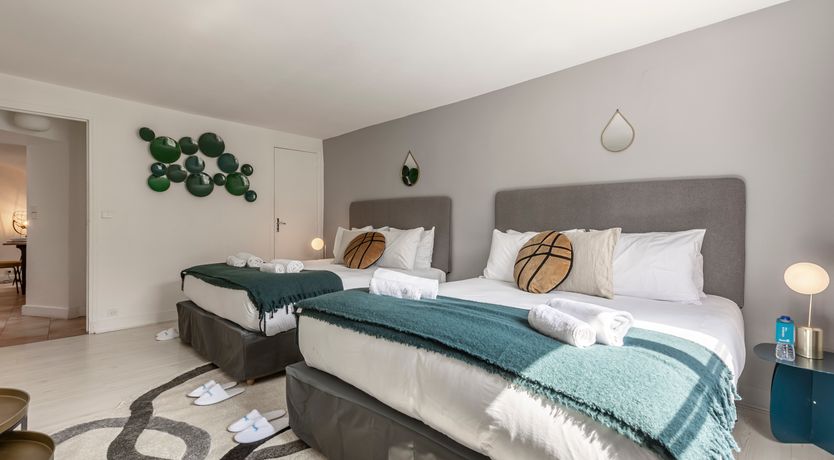 Photo of Les Plaisirs de la Vie