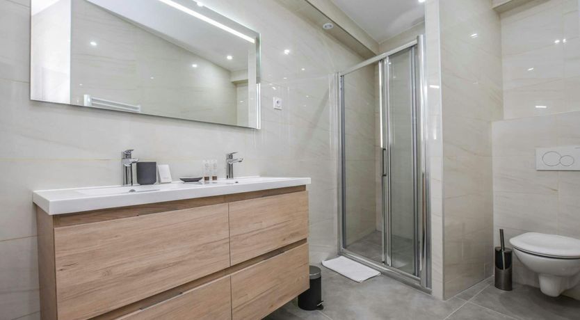 Photo of Murals in Paris