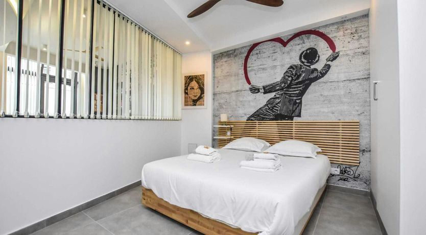 Photo of Murals in Paris