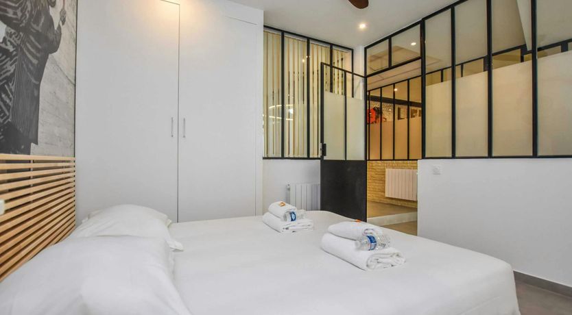 Photo of Murals in Paris