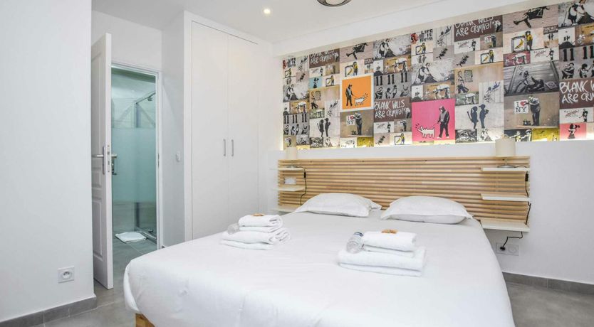 Photo of Murals in Paris