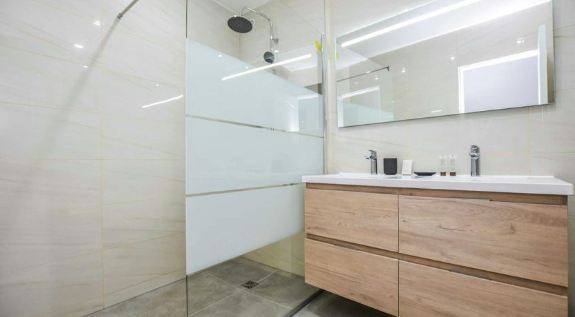 Photo of Murals in Paris