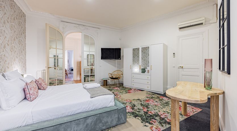 Photo of Parisian Velvet