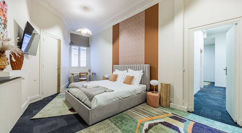 Photo of Parisian Velvet