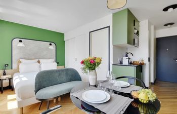 Bastille History Holiday Home
