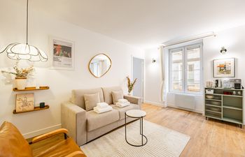 Montmartre Delight Holiday Home