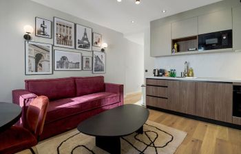 The Paris Sky Holiday Home