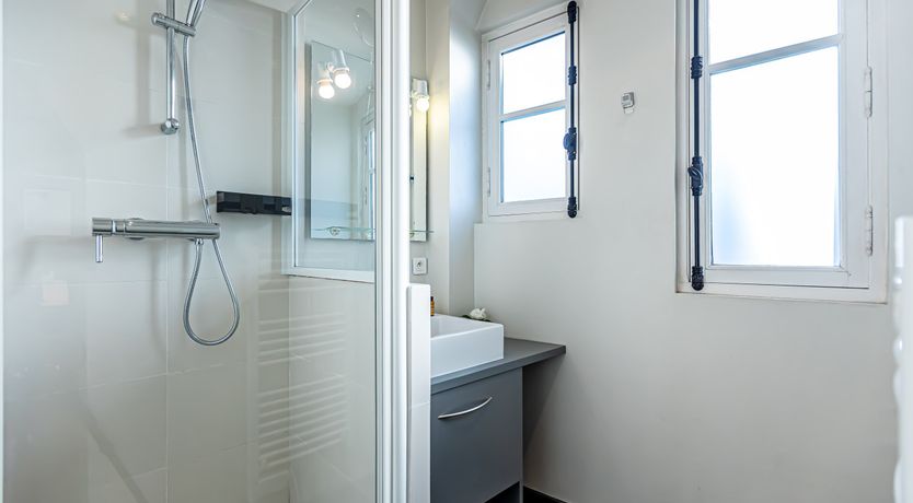 Photo of Top of the Haussmann