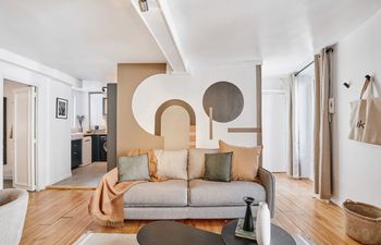 Parisian Nightlife Holiday Home