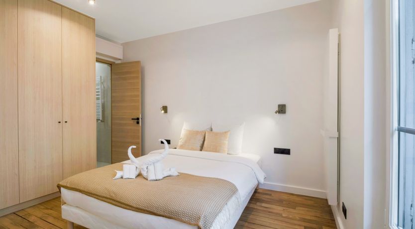 Photo of Around the Arc