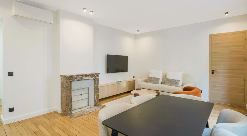 Photo of Around the Arc