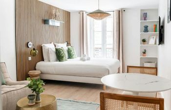 Bright Studio Holiday Home