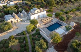 Photo of olive-trulli