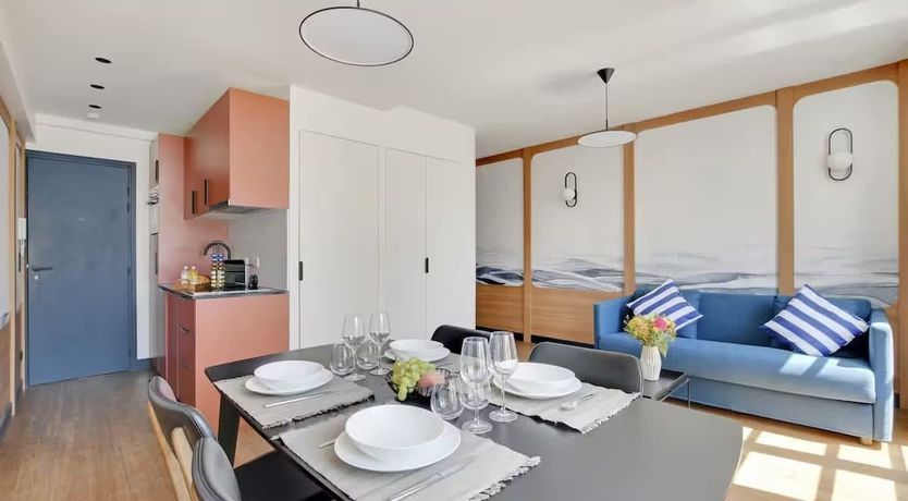 Photo of The Parisian Perch