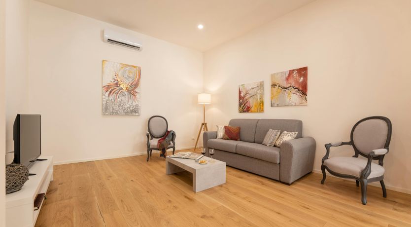 Photo of Florentine Flourish