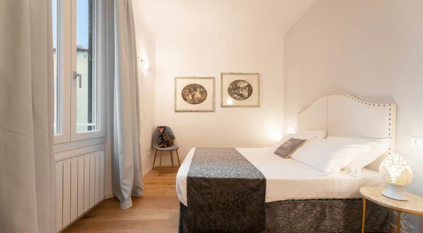 Photo of Florentine Flourish