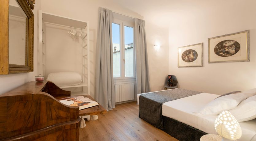 Photo of Florentine Flourish