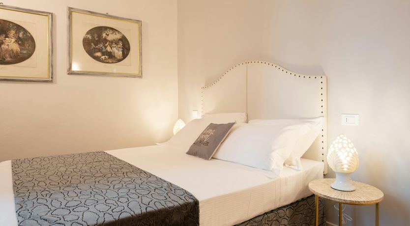 Photo of Florentine Flourish