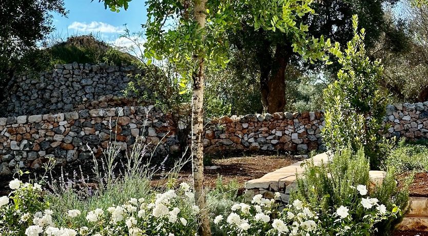 Photo of Levante Stones