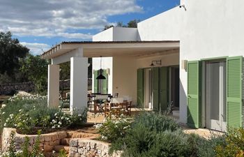 Levante Stones Holiday Home
