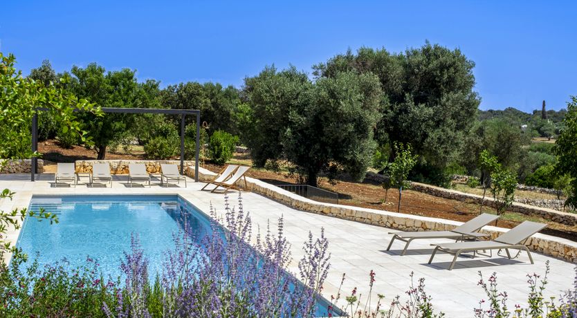 Photo of Levante Stones