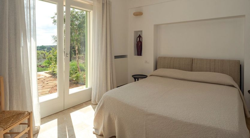 Photo of Levante Stones