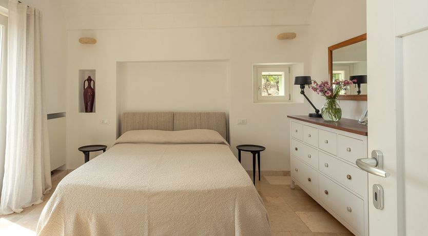 Photo of Levante Stones