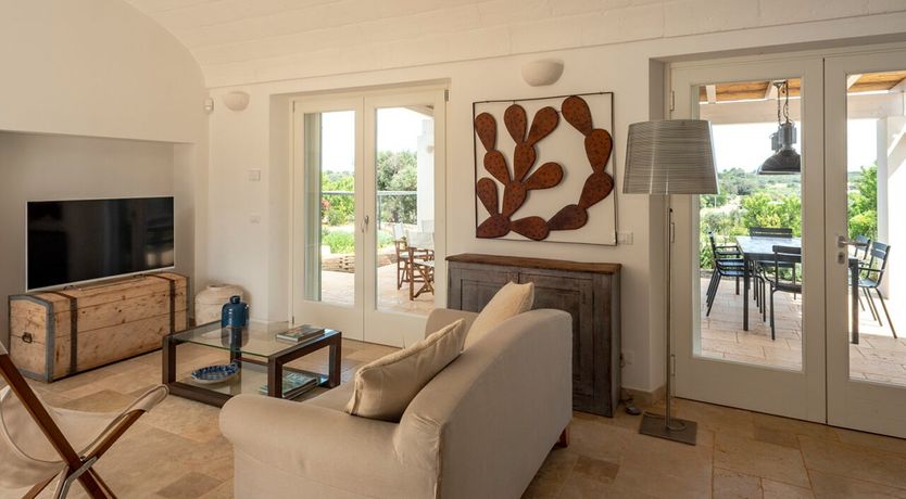 Photo of Levante Stones