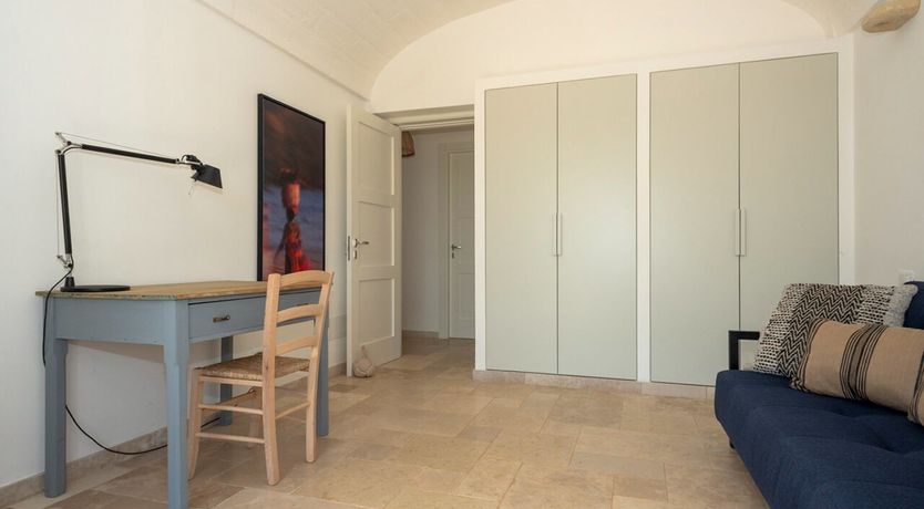 Photo of Levante Stones