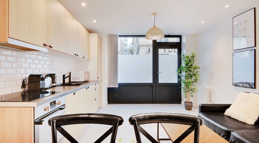 Photo of Parisian Monochromatic