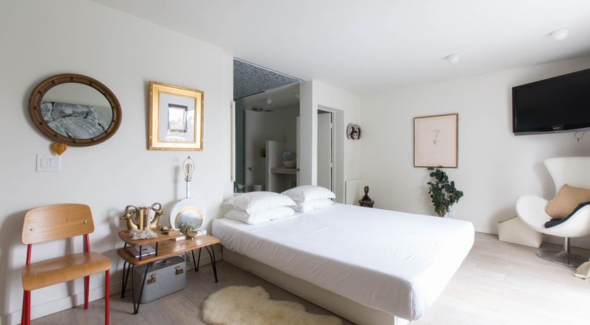 Photo of Canalside Charisma