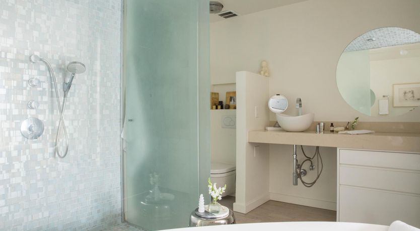 Photo of Canalside Charisma