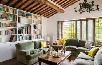 Cedar & Oak Holiday Home