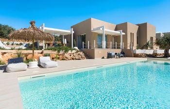 Emerald Splendor Holiday Home