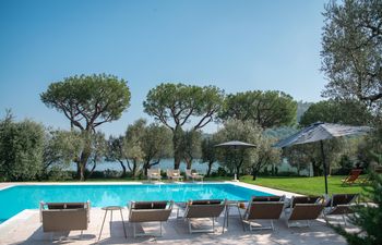 Modern Drift Holiday Home