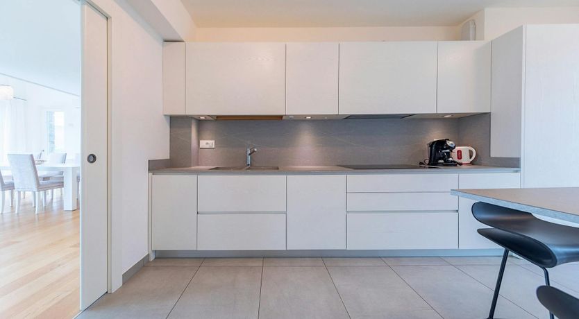 Photo of Lake Como Reflections