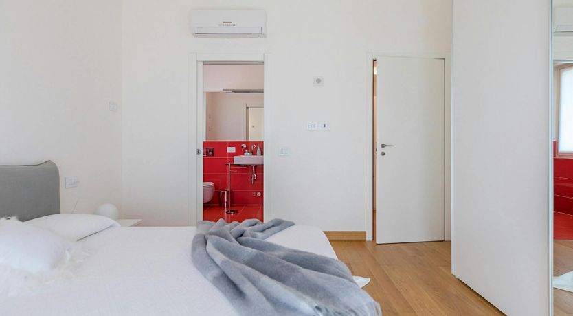 Photo of Lake Como Reflections