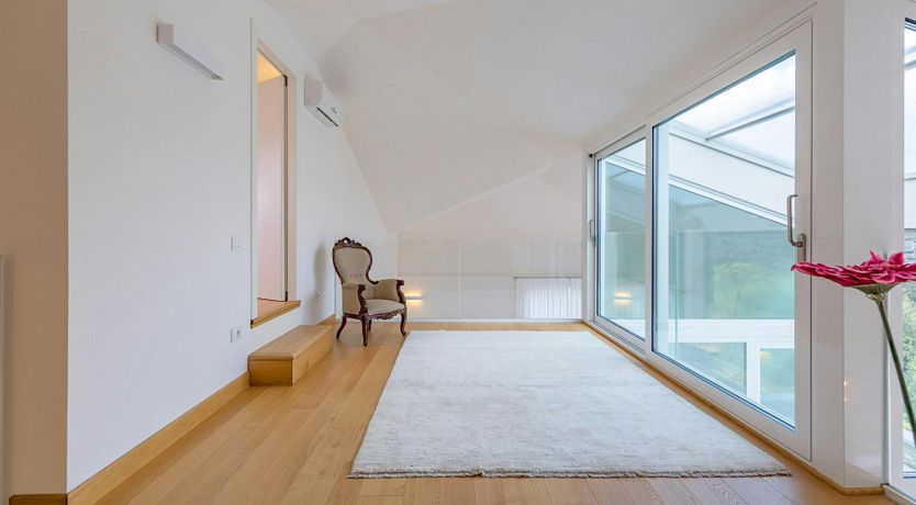 Photo of Lake Como Reflections