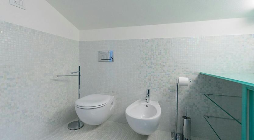 Photo of Lake Como Reflections