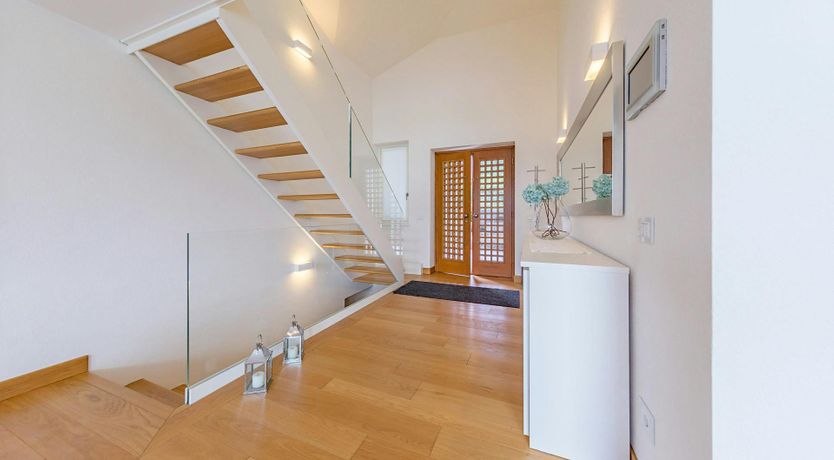 Photo of Lake Como Reflections