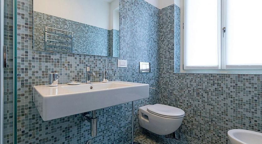 Photo of Lake Como Reflections