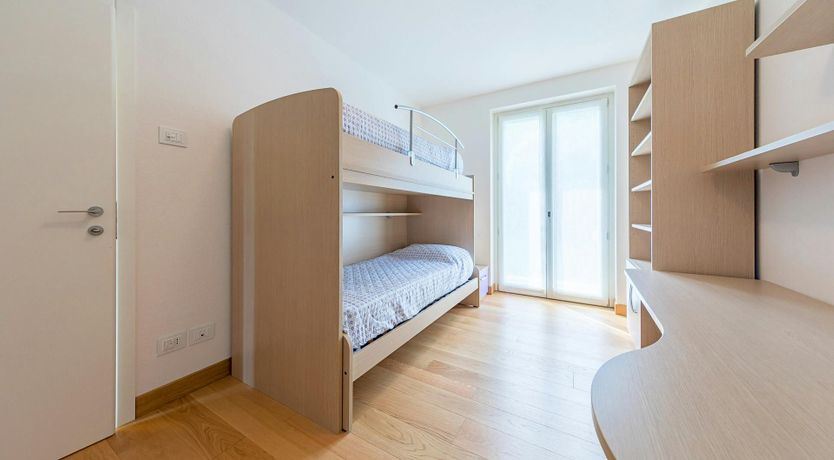 Photo of Lake Como Reflections