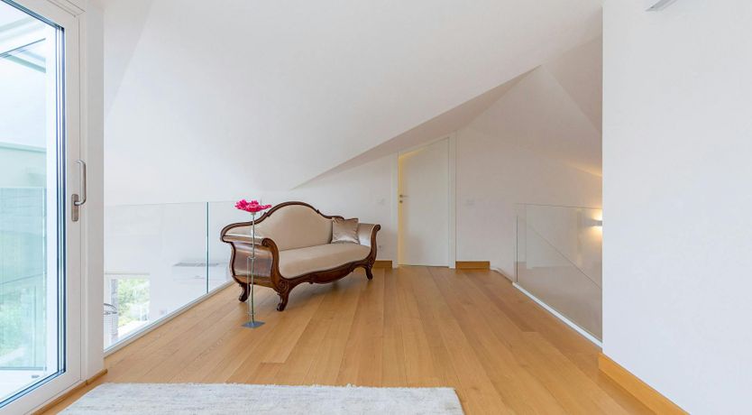 Photo of Lake Como Reflections