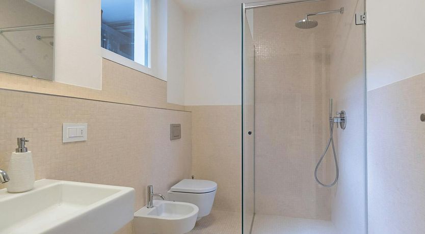 Photo of Lake Como Reflections