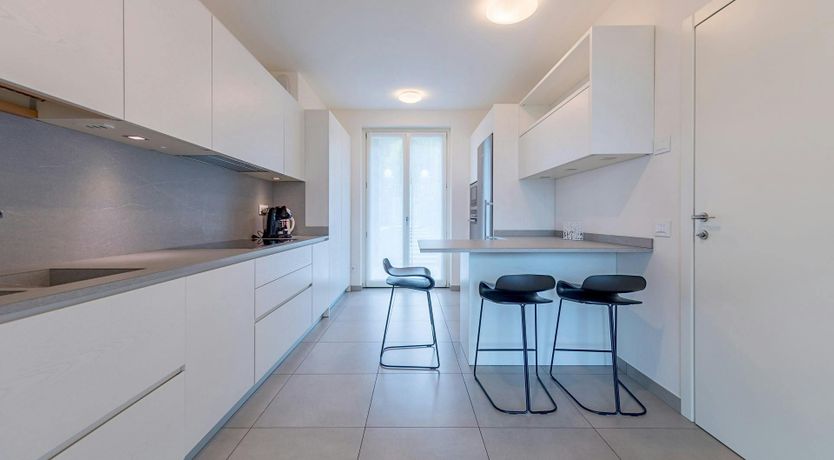 Photo of Lake Como Reflections