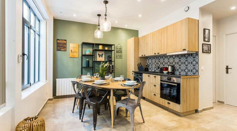 Photo of Parisian History