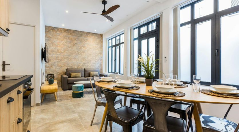 Photo of Parisian History