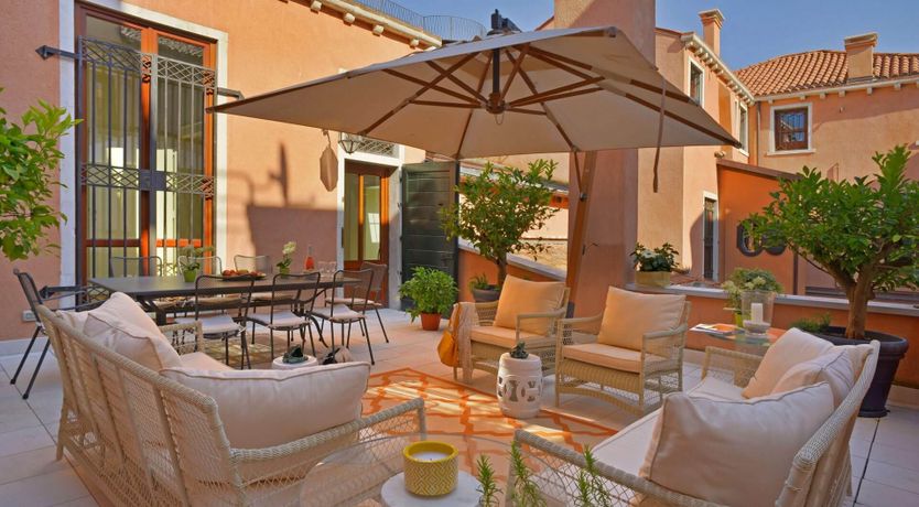 Photo of The Canal Lounge