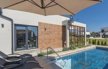 Ljiljana Holiday Home