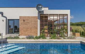 Ljiljana Holiday Home